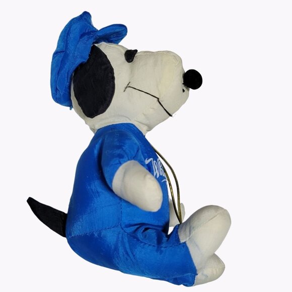 Peanuts Snoopy 7 inch Plush Beagle Dog Valentines Day Gift Whitmans Chocolates - Picture 3 of 10